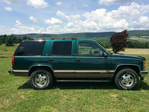 1995 tahoe 4x4, green, 6 passenger