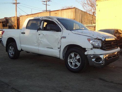 2010 toyota tundra 4wd salvage repairable rebuilder only 51k miles runs!!!
