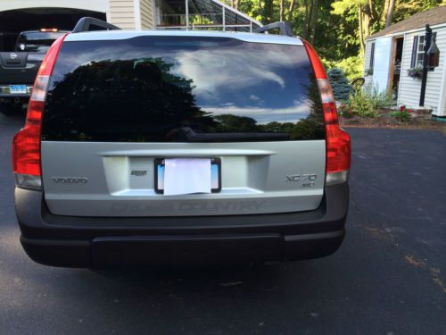 2004 Volvo XC70 Base Wagon 4-Door 2.5L, image 4