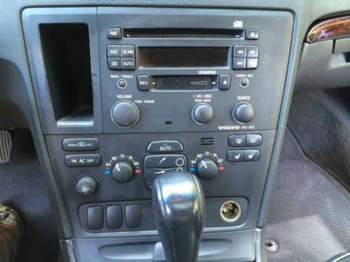 2004 Volvo XC70 Base Wagon 4-Door 2.5L, image 7