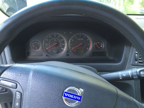 2004 Volvo XC70 Base Wagon 4-Door 2.5L, image 14