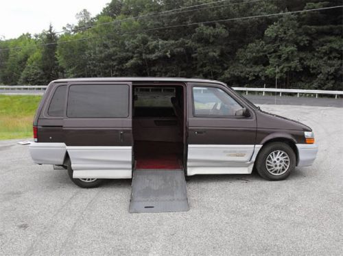 1994 dodge handicap wheelchair braun entervan ii  79,279 mi.