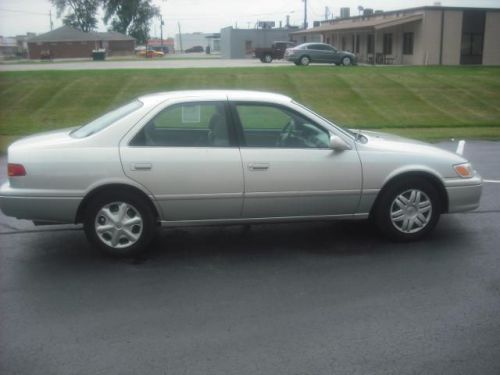 2000 toyota camry le