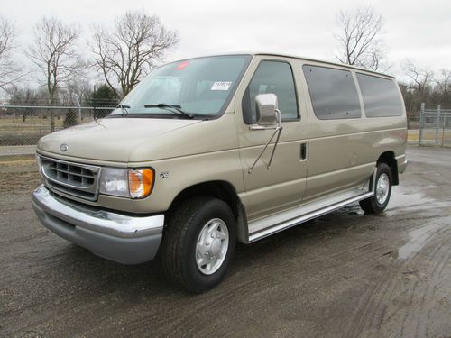 Ford e-350 xlt club wagon/8 passenger! v10/runs great! cheap!!  low reserve!!