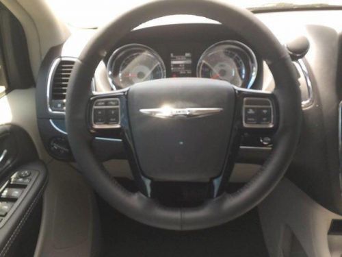 2014 Chrysler Town & Country Touring-L, US $39,100.00, image 3