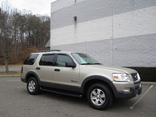 2006 ford explorer xlt third row seating moonroof low miles !