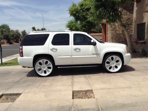 Gmc: yukon denali custom 26&#034; asanti wheels navigation/dvd awd v8 4dr