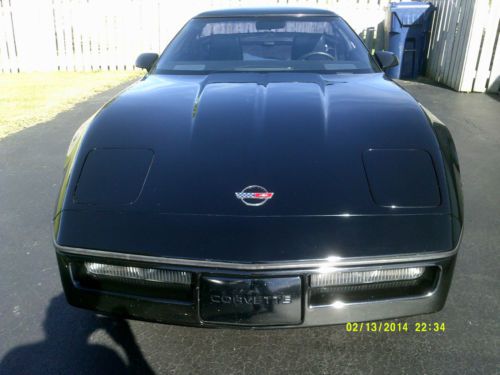 1985 CHEVROLET CORVETTE HATCHBACK COUPE. BLACK 4-SPEED WITH LEATHER BUCKETS., image 3