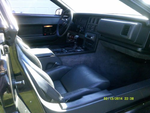 1985 CHEVROLET CORVETTE HATCHBACK COUPE. BLACK 4-SPEED WITH LEATHER BUCKETS., image 14