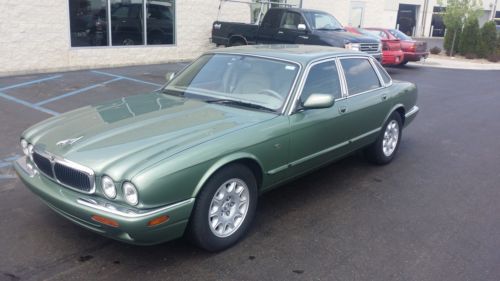 1999 jaguar xj8 base sedan 4-door 4.0l impeccable condition! one owner!