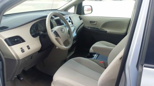 2013 Toyota Sienna LE V6 Van Passenger Van, US $23,000.00, image 2