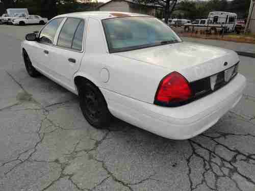 2003 White Ford Crown Victoria 4 Door Sedan One Owner, image 4