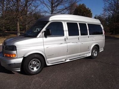 2005 gmc savana explorer limited se high top conversion van