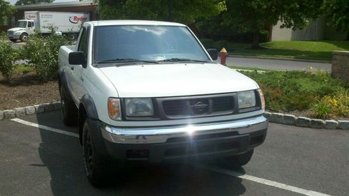 1998 nissan frontier 4x4 se extremely clean runs and drives great