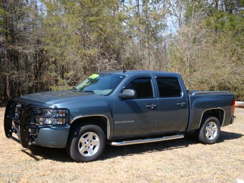 2007 chevrolet silverado 1500 ls crew cab in outstanding shape inside and out!