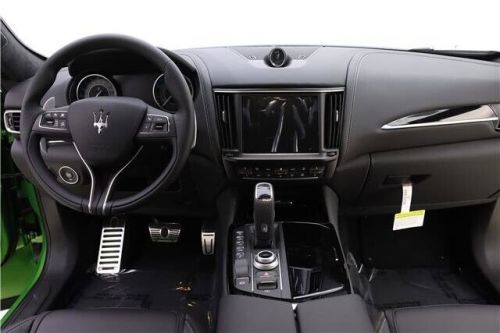 2023 maserati levante modena