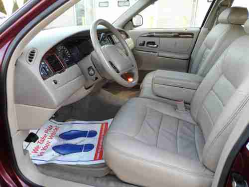 2000 Lincoln Town Car EXECUTIVE LEATHER! PREMIUM! ALLOYS! SHARP CLEAN CARFAX!, image 7