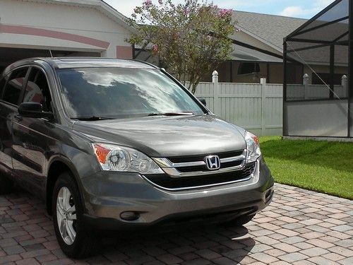 2010 honda cr-v ex  - perfect conditions - dealer serviced. moving need to sell