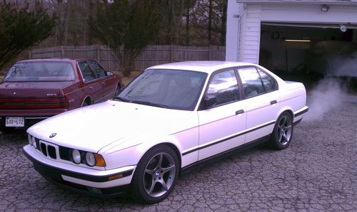 Bmw 525i base sedan 4-door 2.5l 1990