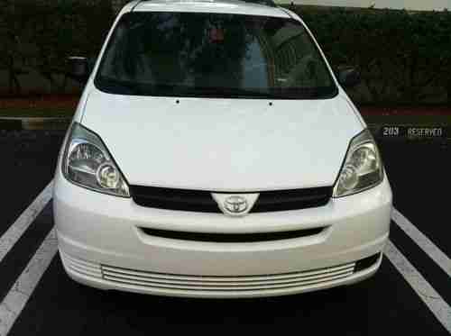 2004 Toyota Sienna LE, Clean Florida Vehicle***LOW RESERVE***, image 2
