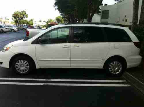 2004 Toyota Sienna LE, Clean Florida Vehicle***LOW RESERVE***, image 4