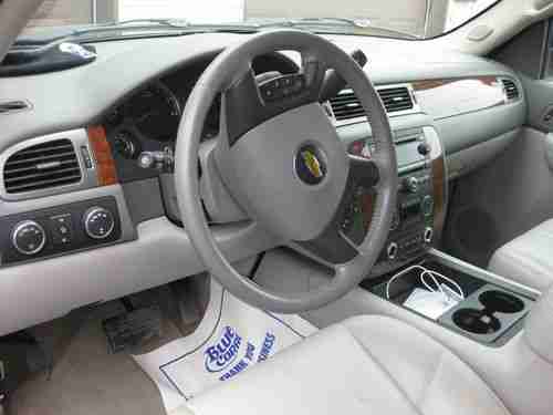 2007 Chevrolet Tahoe LT V8 5.3L, Bermuda Blue, Remote Start, DVD, Tinted Glass, image 4