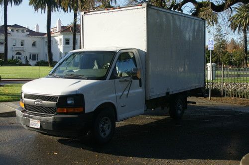 2006 chevrolet express 3500 12' box/ diesel duramax / allison transmission