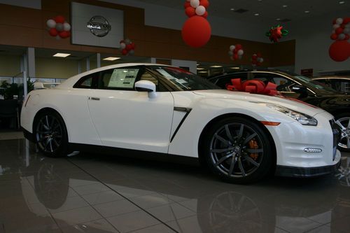 2014 nissan gt-r coupe premium