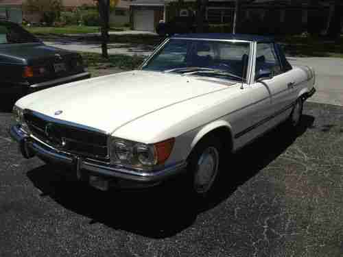 IMMACULATE 40K MILE MERCEDES SL WHITE/NAVY BEST COLOR MAINTAINED, NEW A/C, CLEAN, image 3