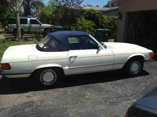 IMMACULATE 40K MILE MERCEDES SL WHITE/NAVY BEST COLOR MAINTAINED, NEW A/C, CLEAN, image 9