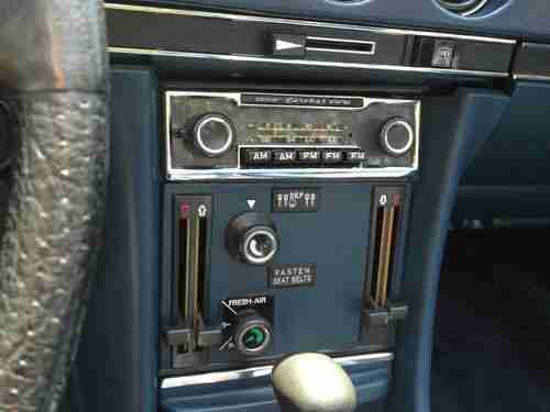 IMMACULATE 40K MILE MERCEDES SL WHITE/NAVY BEST COLOR MAINTAINED, NEW A/C, CLEAN, image 12