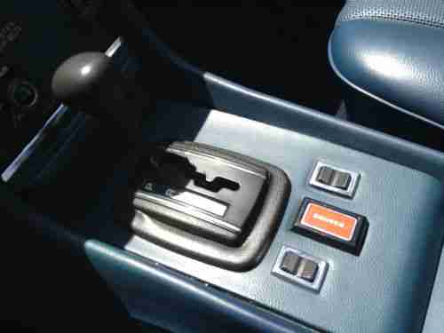 IMMACULATE 40K MILE MERCEDES SL WHITE/NAVY BEST COLOR MAINTAINED, NEW A/C, CLEAN, image 15