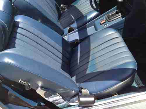 IMMACULATE 40K MILE MERCEDES SL WHITE/NAVY BEST COLOR MAINTAINED, NEW A/C, CLEAN, image 19