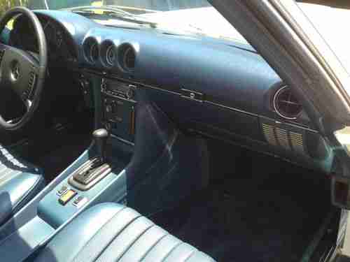 IMMACULATE 40K MILE MERCEDES SL WHITE/NAVY BEST COLOR MAINTAINED, NEW A/C, CLEAN, image 20