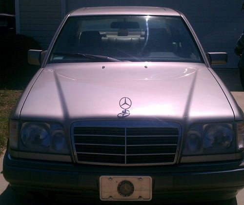 Nice low miles 1994 mercedes e320