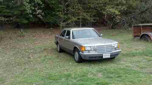 1990 Mercedes-Benz 300SE Base Sedan 4-Door 3.0L, image 4