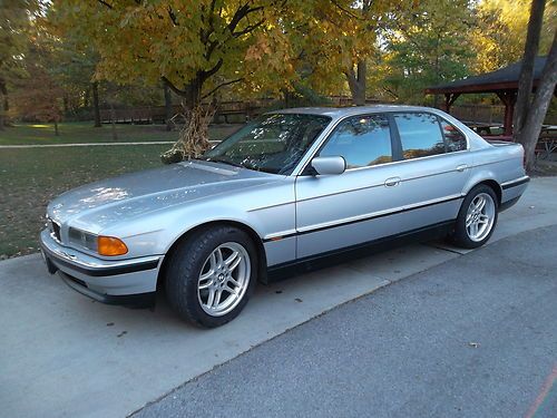 1998 bmw 740i base sedan 4-door 4.4l