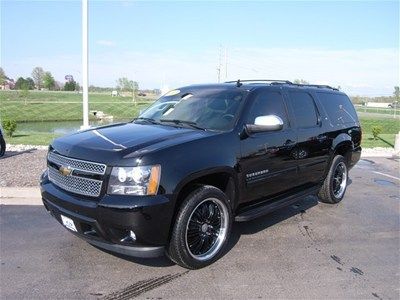 2011 suburban lt navi sunroof dvd 4wd every option!