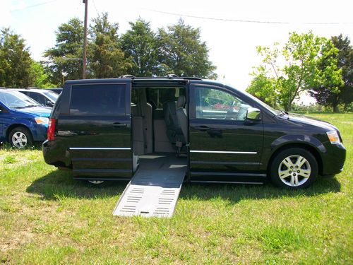 2008 dodge grand caravan sxt bruan handicap van