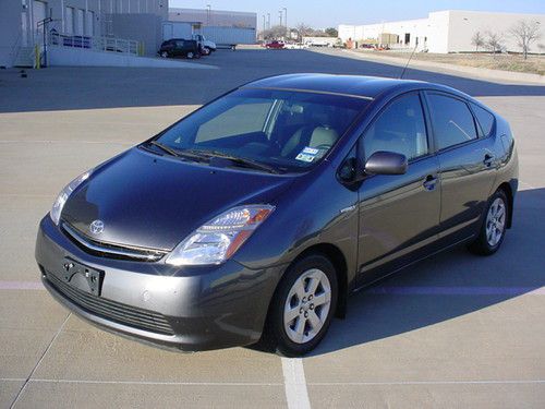 Prius hybrid 1.5l back-up camera leather seats super clean non smoker