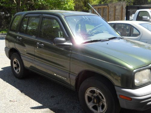 2002 chevy tracker low mileage 4x4 runs and looks great