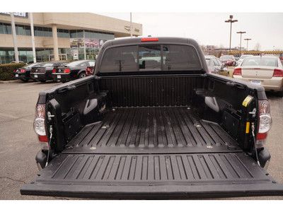 V6 4.0L Power Windows Power Door Locks Power Mirrors Power Steering Tachometer, image 6