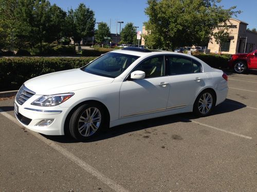 2012 hyundai genesis 5.0 sedan 4-door 5.0l