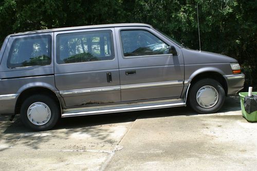 1993 plymouth voyager, 5 speed manual, 103,000 miles, runs well