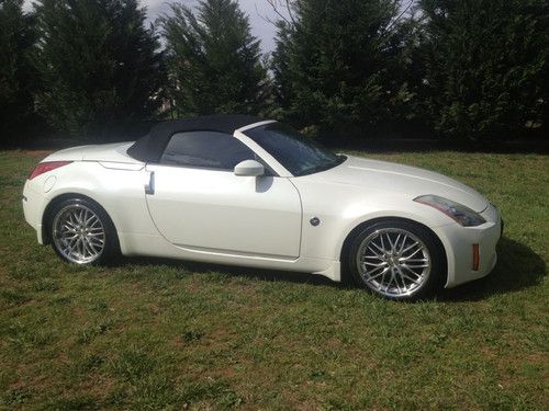 2004 Nissan 350Z Enthusiast Convertible 2-Door 3.5L, image 3