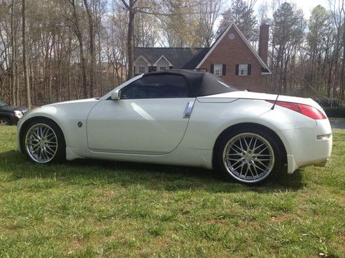 2004 Nissan 350Z Enthusiast Convertible 2-Door 3.5L, image 4