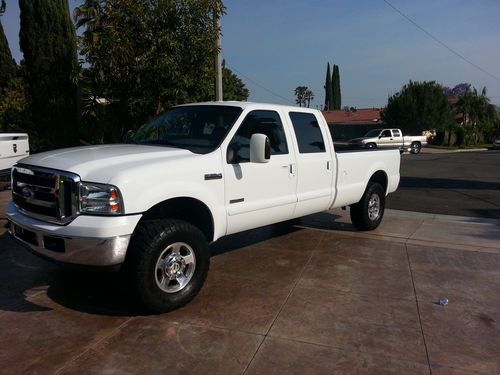 2006 ford super duty f250 lariat crew cab lb fx4 low low miles!!!