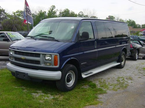 2001 chevrolet express extended 3500 15 passenger van very low miles one owner