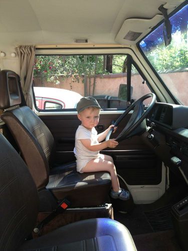 1983 VW Vanagon in excellent condition. Full pop-up. Rebuilt engine., image 2