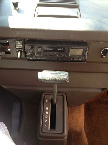 1983 VW Vanagon in excellent condition. Full pop-up. Rebuilt engine., image 8